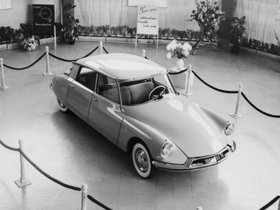 Citroen DS19 Berline 1955 года  (фото 1 из 81)